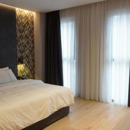 Starlight Hotel Tirana Esterno foto