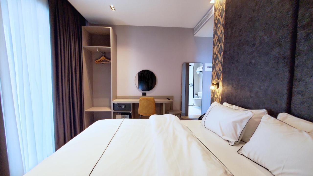 Starlight Hotel Tirana Esterno foto